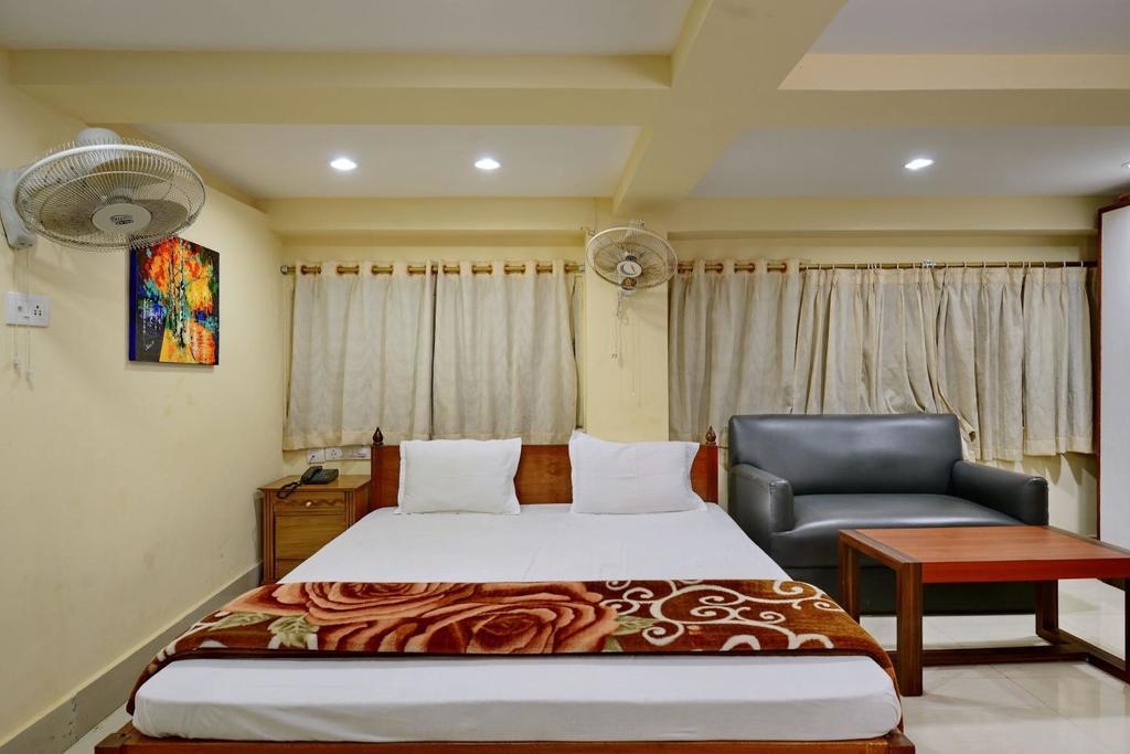 Marina Beach House Hotel Puri Esterno foto